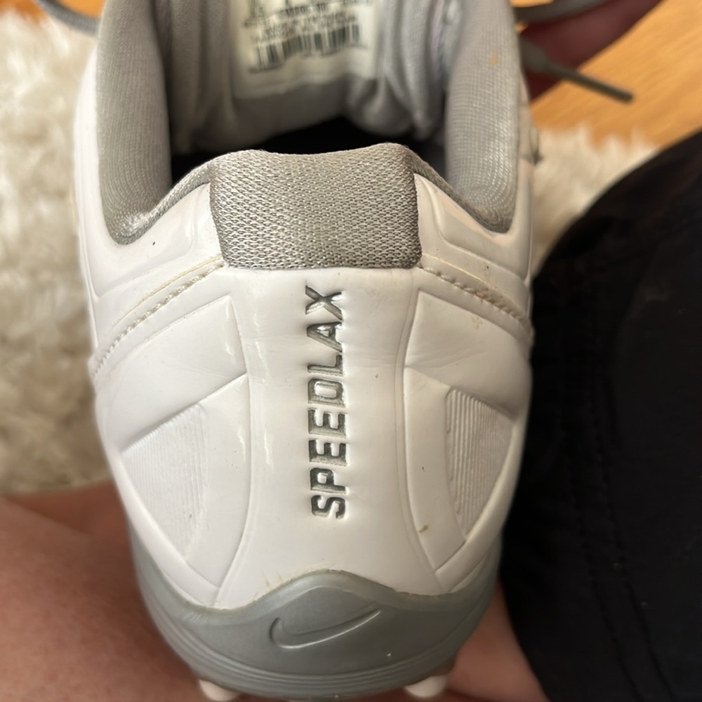 Nike women’s lacrosse cleats size 6.5 - Picture 5 of 8